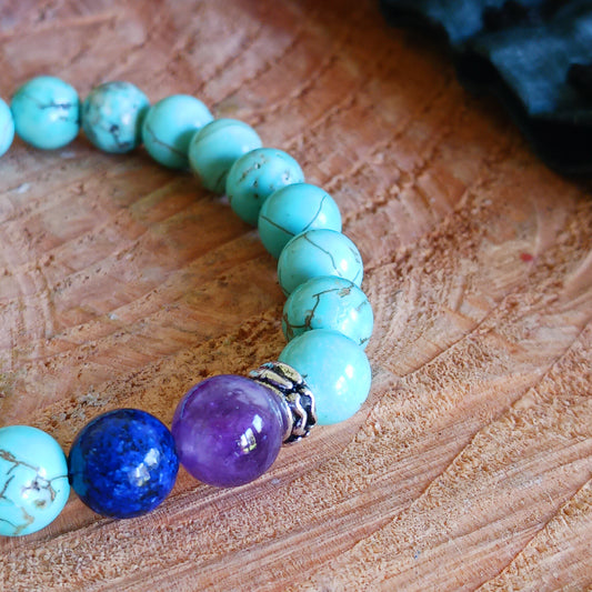 Bring colour and spiritual symbolism to your jewellery collection with this beautiful Turquoise Bead Bracelet, featuring seven colourful beads representing the chakras. Combining predominantly turquoise beads with seven complementary crystal and decorative beads, this bracelet makes a meaningful accessory for everyday wear or meditation.