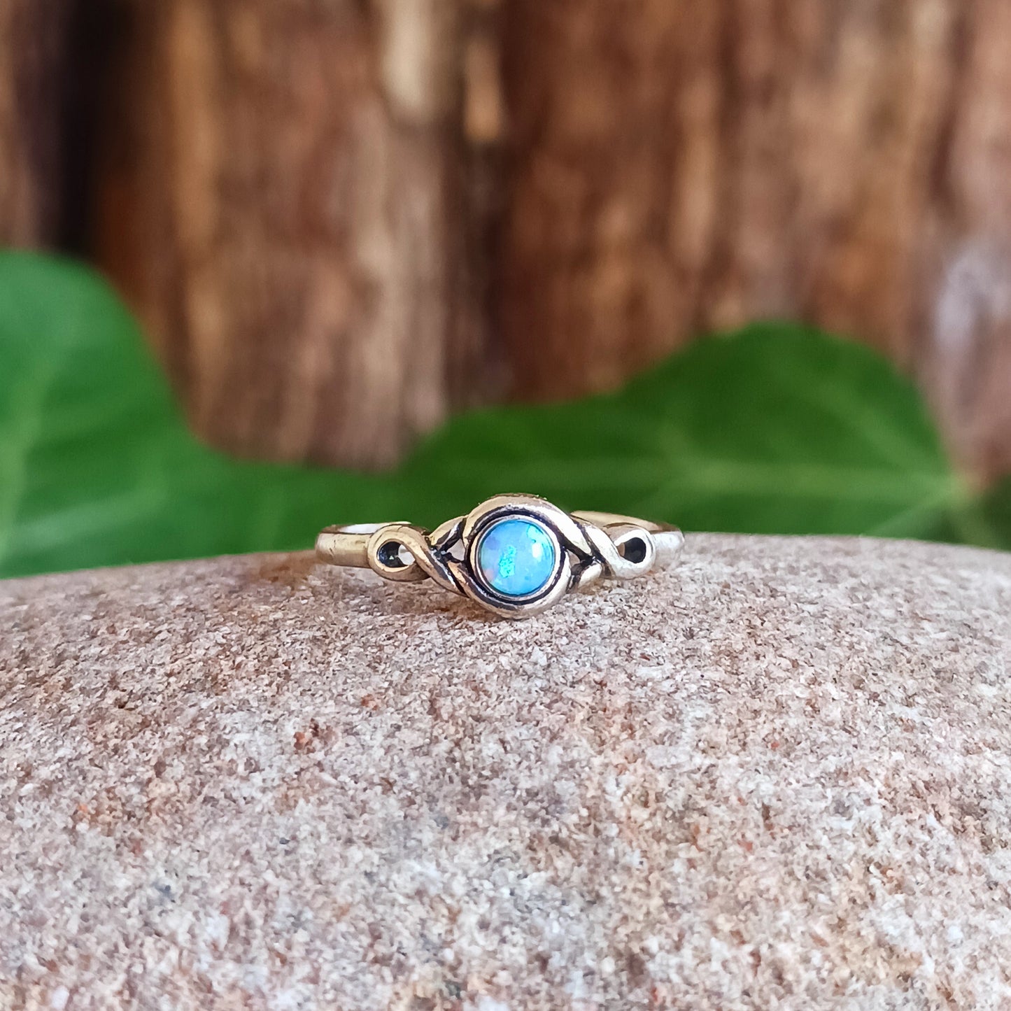 Pretty sterling Silver Toe Ring with blue Azure stone. Add a little bit of glamour to your toes with our pretty toe ring, beautifully presented in a little fabric drawstring pouch made from off cuts from sari materials that would have otherwise been discarded.