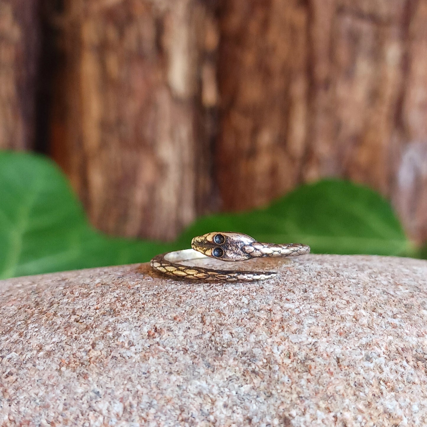 925 Sterling silver Toe Ring in a snake design. Add a little bit of silver to your toes with this lovely solid silver toe ring, beautifully presented in a little fabric drawstring pouch made from off cuts from sari materials that would have otherwise been discarded.