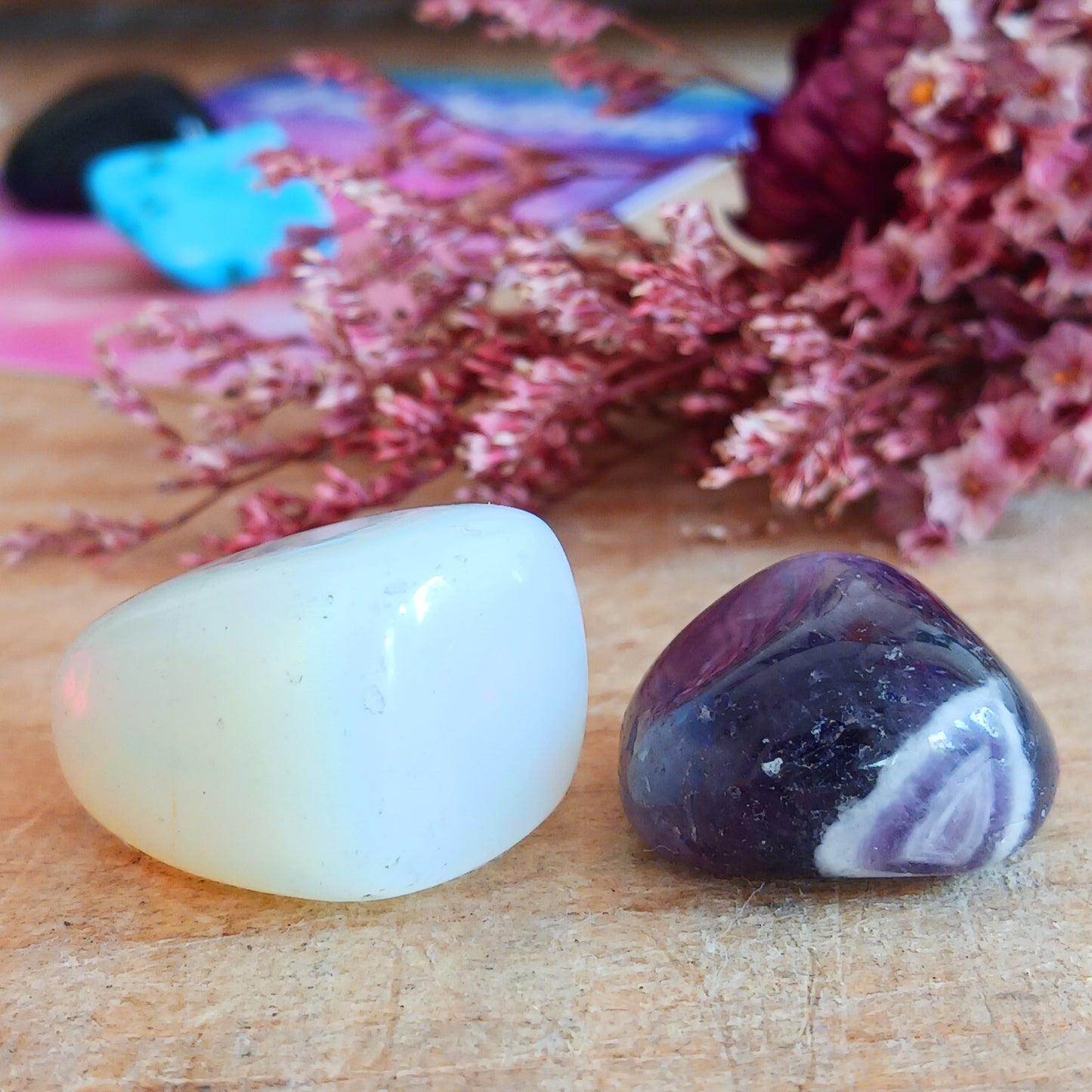This small brown pouch holds the key to your spiritual wellness and features four healing crystals, this set is the perfect product for anyone wishing to kickstart their crystal collection. With the power to heal, calm and energize those who possess them, these crystals can be taken on the go in their pouch or placed within your homes, the choice is yours.  The set includes:  Amethyst: Amethyst is not only treasured for its spiritual properties, but also for its physical healing properties and amethyst
