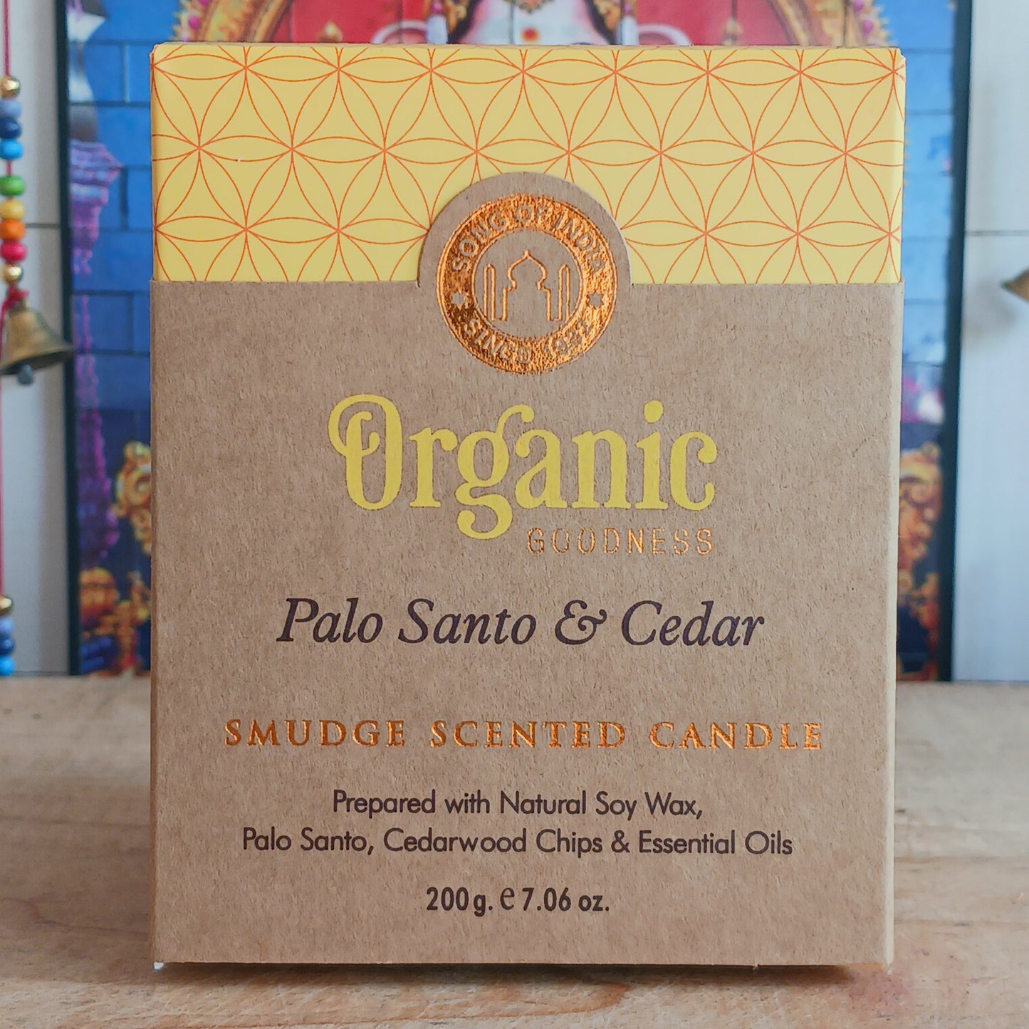 Song of India Organic Goodness soy wax candle, infused with natural smudge herbs and essential oils.  With the purifying and comforting aroma's of palo santo and cedarwood.
Hand poured in a decorative glass jar with flower of life pattern.