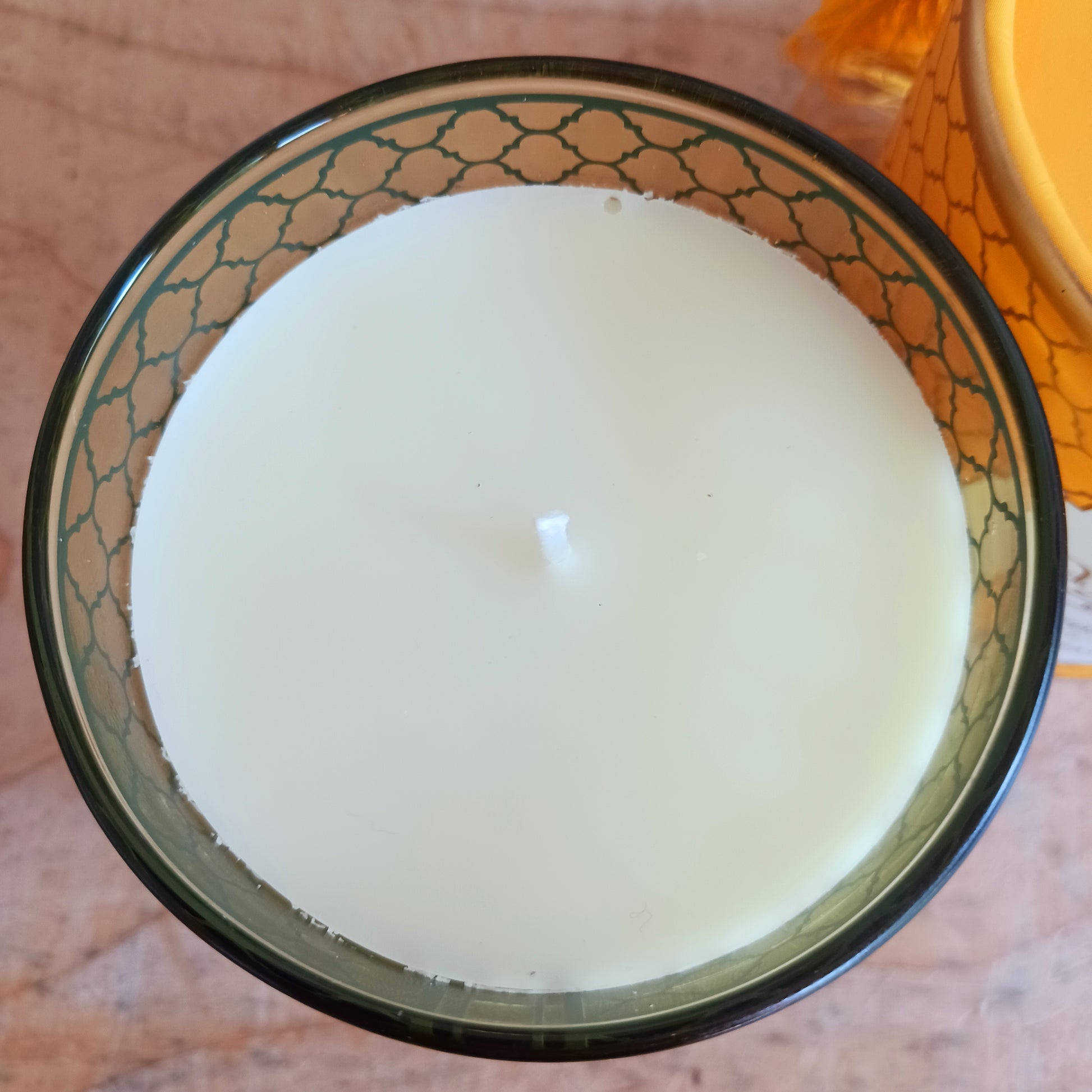 Song of India Ayurvedic scented candle made from luxurious coconut butter and soy wax, scented with the finest essential oils.  The notes of fresh Indian jasmine flowers combine fabulously with white blossoms of tuberose, to form an uplifting and stress relieving fragrance. Of great benefit to persons with vata dosha.