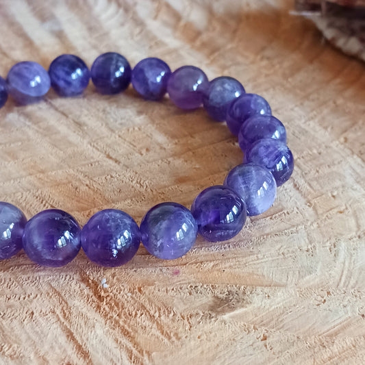 Amethyst is said to have health benefits such as such as being able to help modulate sleep patterns to get a healthy nights sleep and also helping to improve mood.