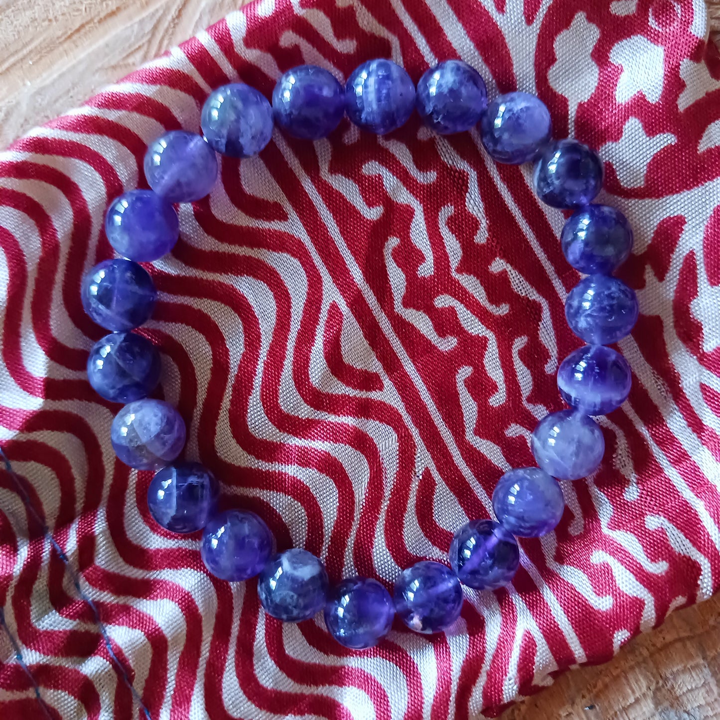 Amethyst is said to have health benefits such as such as being able to help modulate sleep patterns to get a healthy nights sleep and also helping to improve mood.