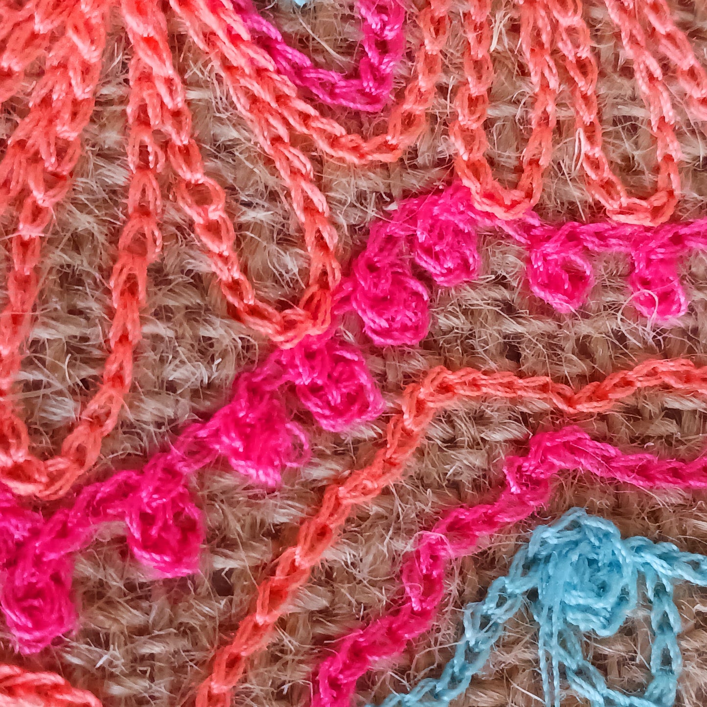 These unique and lovely bags have mandala patterns on smooth jute that has been washed with fashionable prints that are either printed or sewn onto it, and finished with a fringe. Handmade by a Balinese family business, these bags are carefully sewn by hand with intricate details.