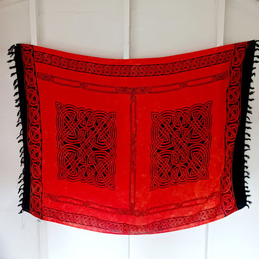 These colourful Celtic sarongs come in a variety of bold Celtic designs, featuring beautiful Celtic knots, spirals and traditional tribal designs. They come in assorted colours, with fringe at each end. These sarongs can be used as a skirt, halter neck dress, a shawl and even as a throw or wall hanging.