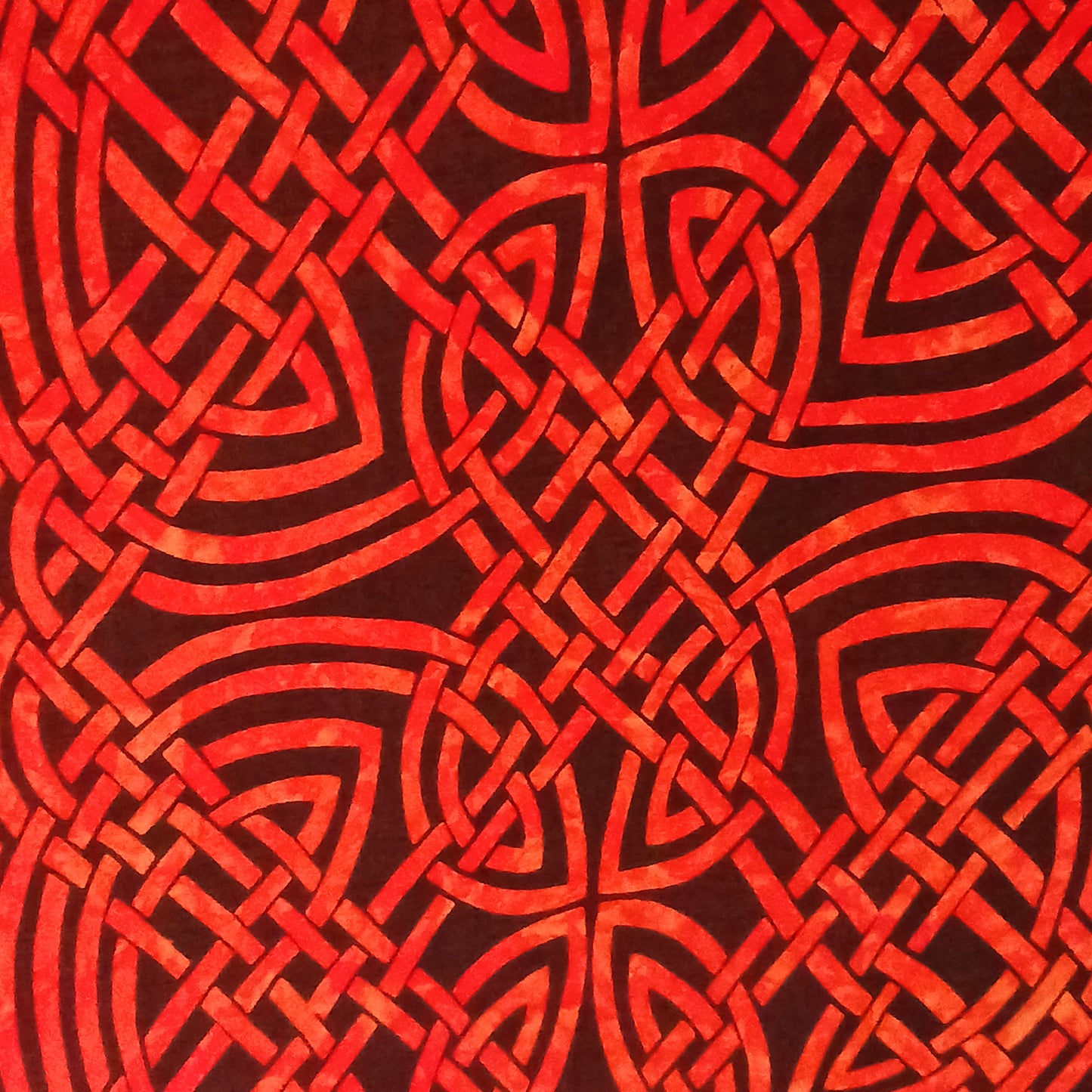 These colourful Celtic sarongs come in a variety of bold Celtic designs, featuring beautiful Celtic knots, spirals and traditional tribal designs. They come in assorted colours, with fringe at each end. These sarongs can be used as a skirt, halter neck dress, a shawl and even as a throw or wall hanging.