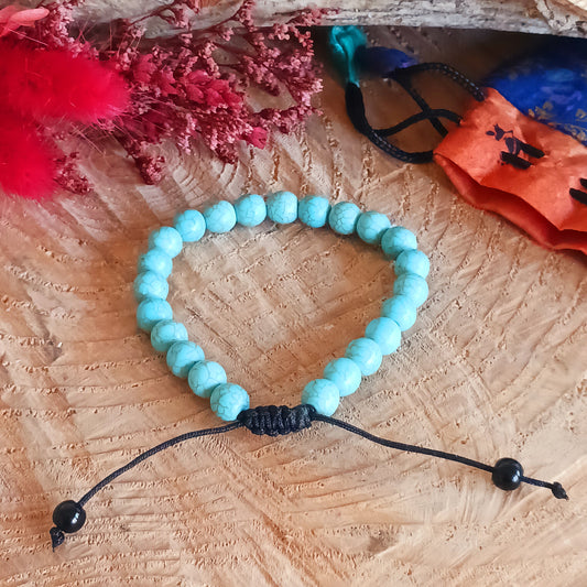 Turquoise is a purification stone. It dispels negative energy and can be worn to protect against outside influences or pollutants in the atmosphere. Turquoise balances and aligns all the chakras, stabilising mood swings and instilling inner calm. It is excellent for depression and exhaustion, it also has the power to prevent panic attacks. Turquoise promotes self-realisation and assists creative problem solving.