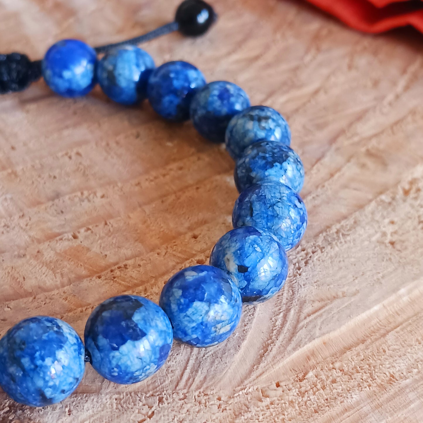 Lapis Lazuli is a stone of protection that may be worn to guard against psychic attacks, Lapis Lazuli quickly releases stress, bringing deep peace. It brings harmony and deep inner self-knowledge. Encourages self-awareness, allows self-expression and reveals inner truth, providing qualities of honesty, compassion and morality to the personality. Stimulates objectivity, clarity and encourages creativity.