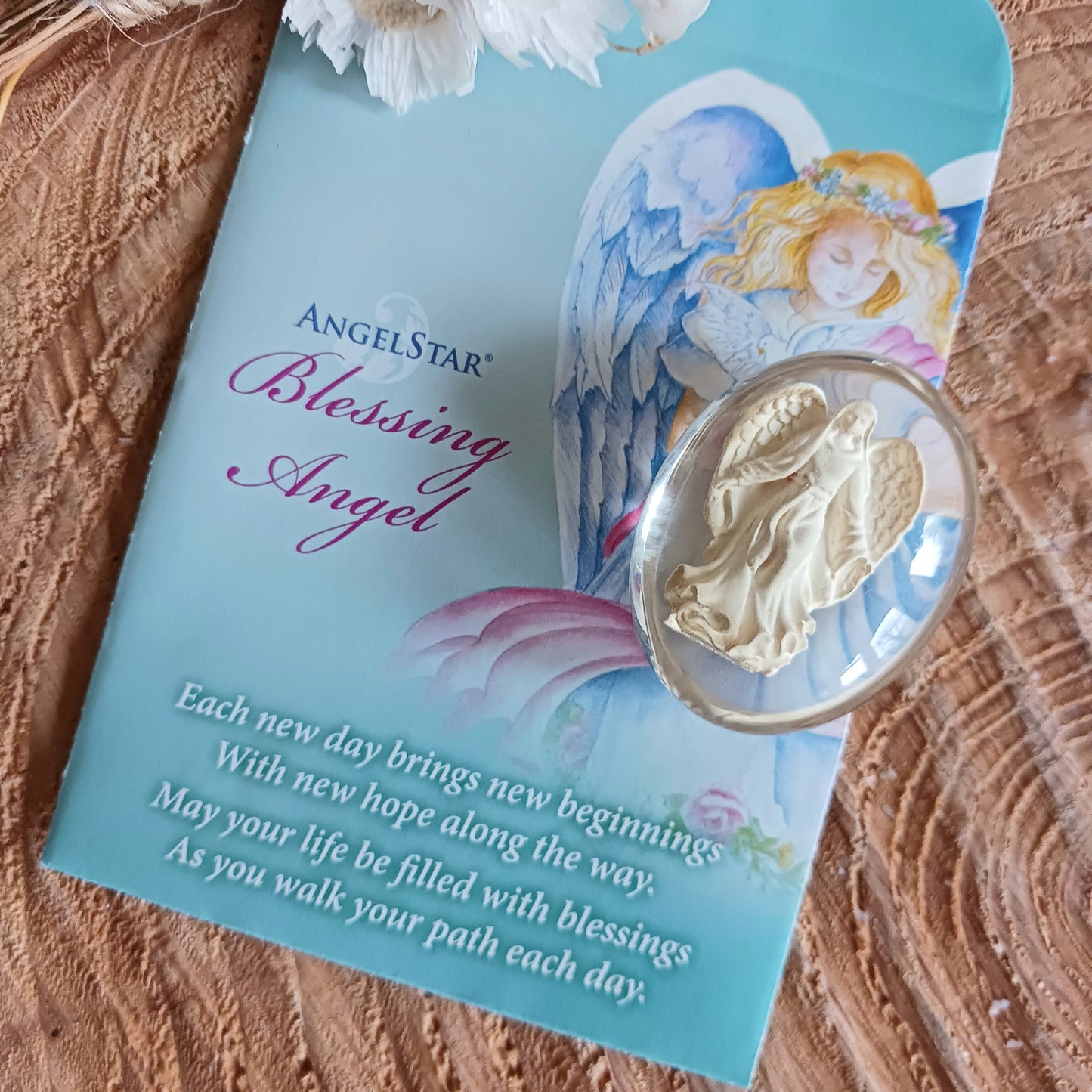 A perfect little gift to let someone know you are thinking of them. These little Angel Stones are contained in a protective see-through polymer resin making these pocket “worry stones” very robust and suitable for carrying in your pocket or purse.