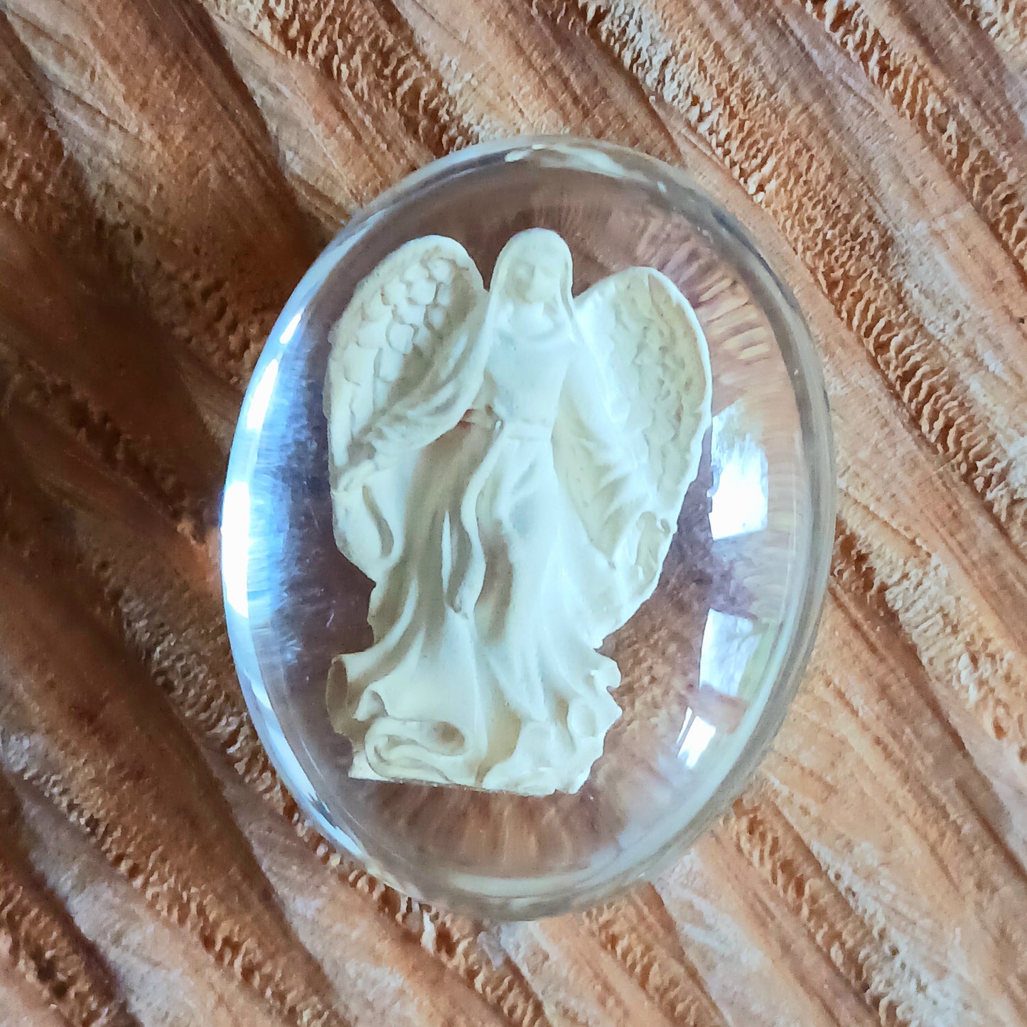 A perfect little gift to let someone know you are thinking of them. These little Angel Stones are contained in a protective see-through polymer resin making these pocket “worry stones” very robust and suitable for carrying in your pocket or purse.