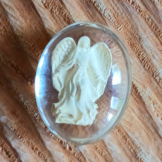 A perfect little gift to let someone know you are thinking of them. These little Angel Stones are contained in a protective see-through polymer resin making these pocket “worry stones” very robust and suitable for carrying in your pocket or purse.