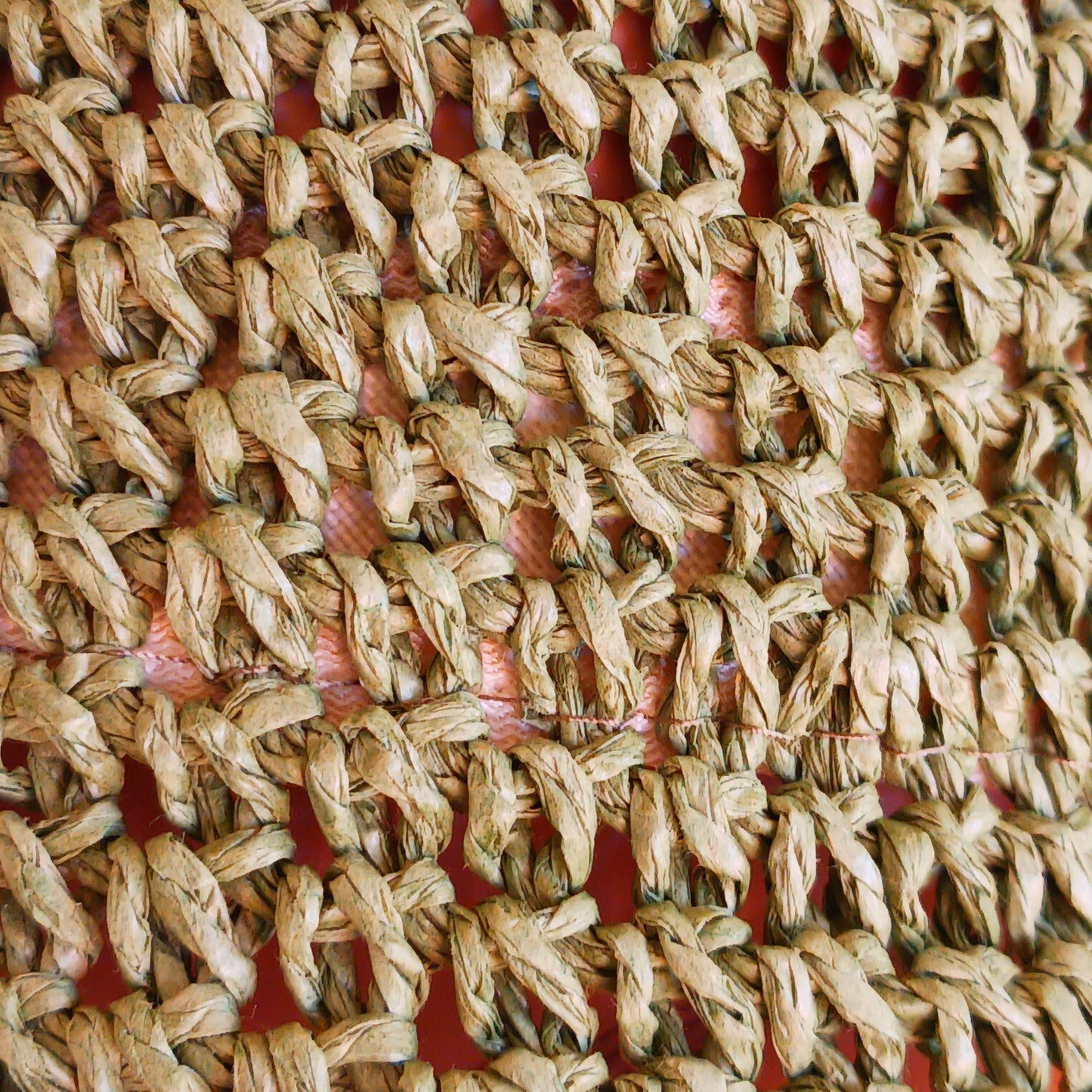 Bring effortless style and sun-safe comfort to your holiday wardrobe with this Floppy Straw Sun Hat in moss green. This delightful hat features a soft, flowing brim that drapes elegantly, creating a relaxed, free-spirited look perfect for travel, beach days, or casual outings.