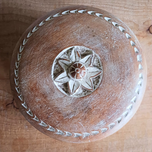 Elevate your home décor with this beautifully handcrafted Mango Wood Decorative Storage Pot featuring intricate whitewash patterns and a secure fitted lid. Designed to blend rustic charm with modern elegance, this eco-friendly storage container adds warmth and sophistication to any space.