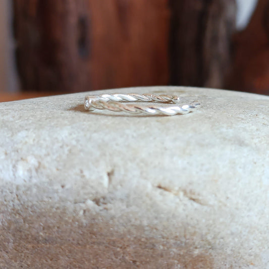 Dainty 925 Sterling silver Toe Ring with a Zirconia stone, add a little bit of silver to your toes with our solid 925 stamped solid silver toe ring, beautifully presented in a little fabric drawstring pouch made from off cuts from sari materials that would have otherwise been discarded.