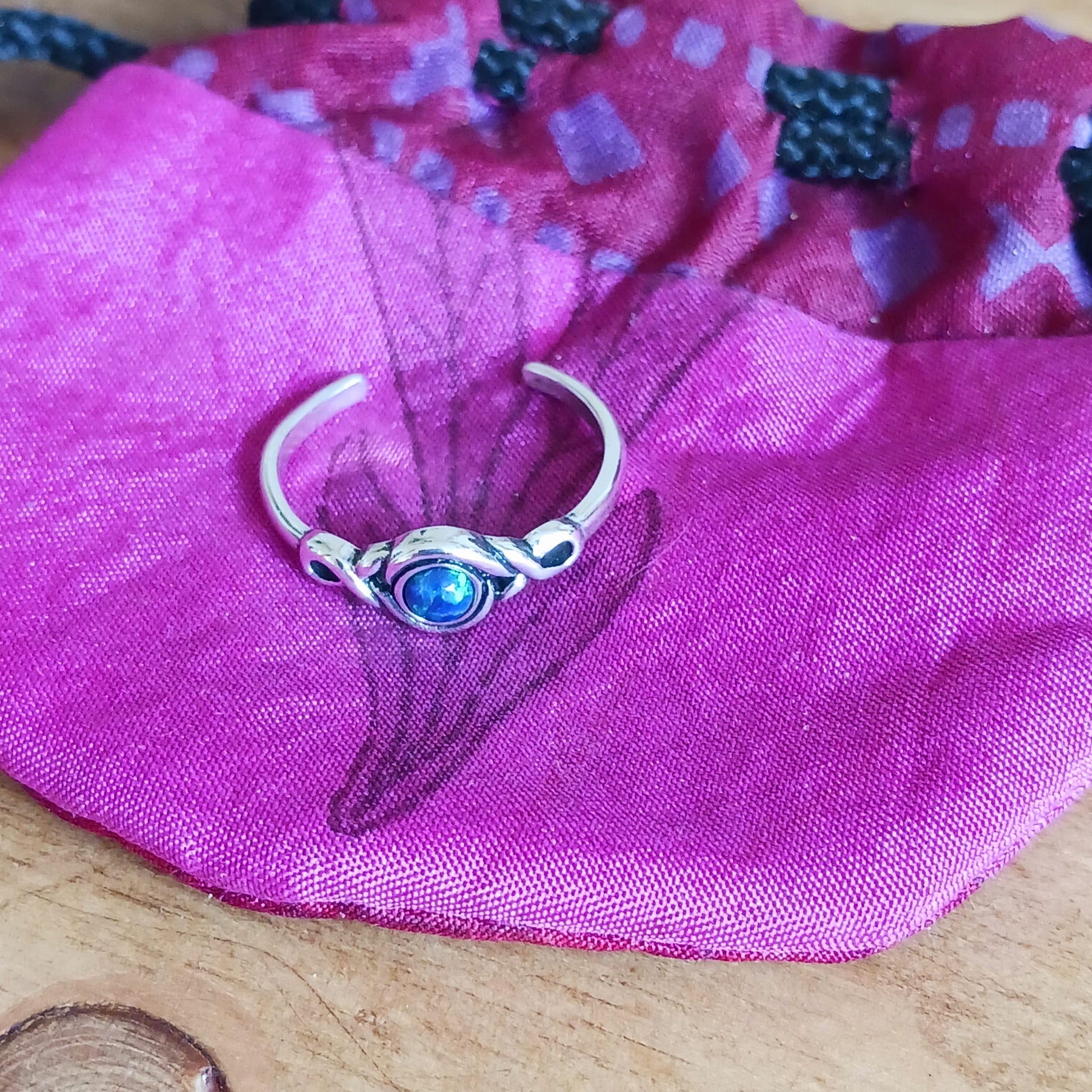 925 Sterling silver Toe Ring with dark green Peacock stone. Add a little bit of silver to your toes with our solid 925 stamped solid silver toe ring, beautifully presented in a little fabric drawstring pouch made from off cuts from sari materials that would have otherwise been discarded.