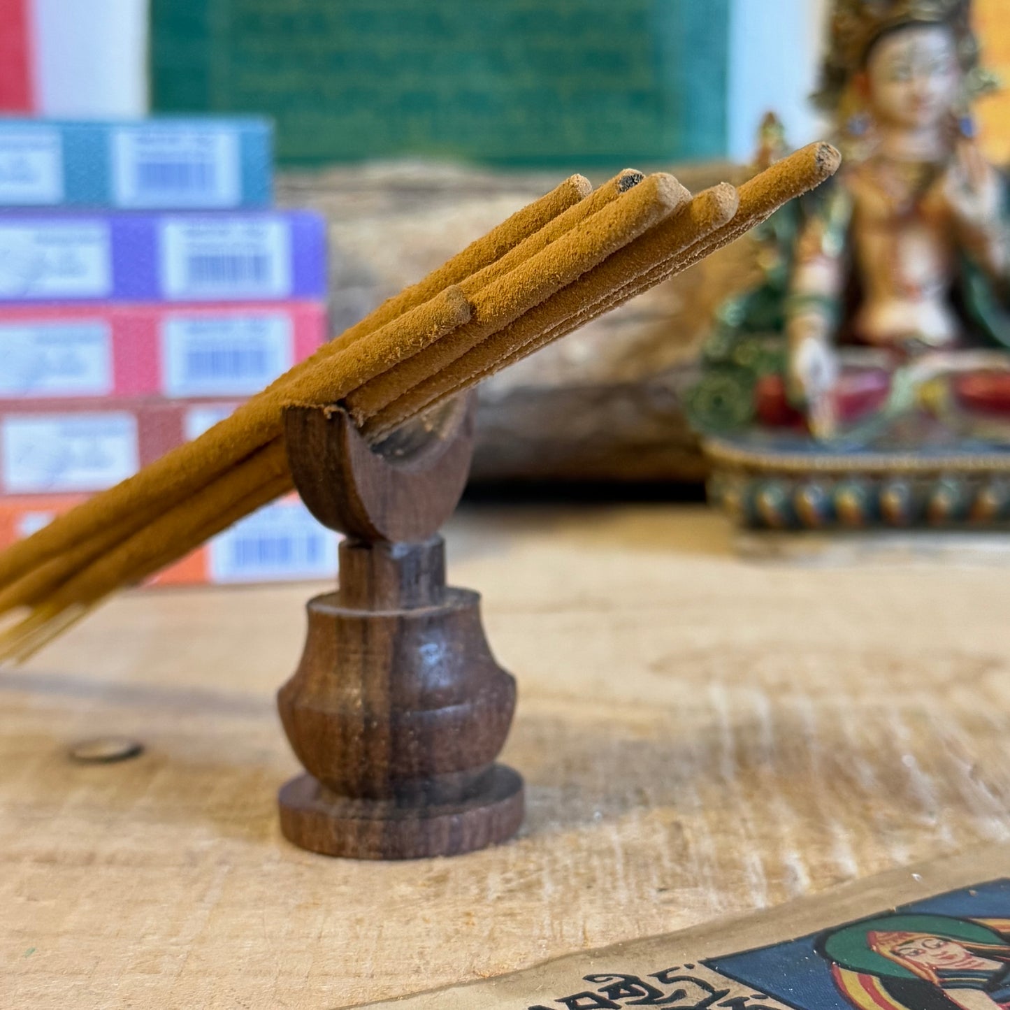 Satya Earth Nirvana - A balancing scent combining the powerful properties of white sage with the stress-relieving qualities of palo santo.
Be enchanted by the hypnotic blend of potent white sage infused with the essence of the season. Embrace the all-natural ingredients of Satya Earth's luxurious incense.
1 box = 15gms sticks (approx.12-13sticks ) 