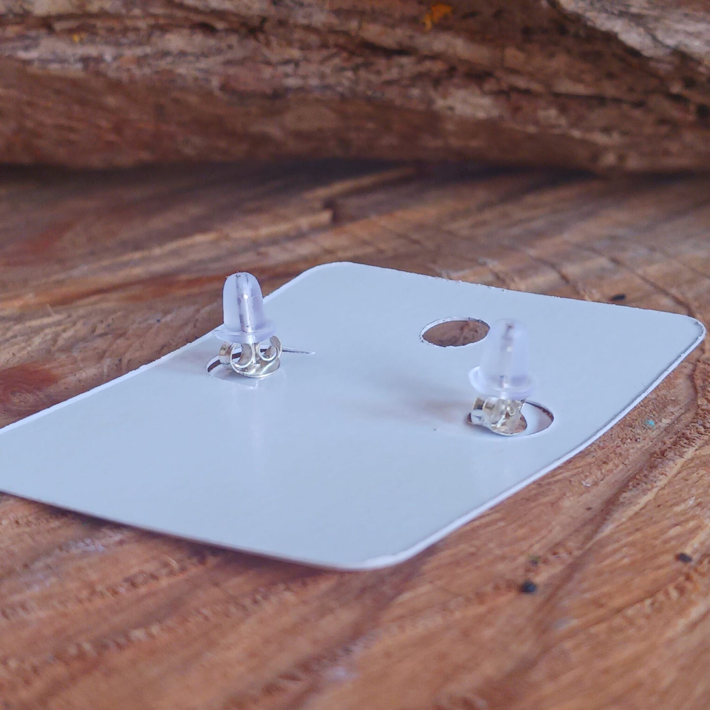 These lovely little 925 silver studs feature an Elephant design. Perfect to wear everyday with anything, or as a gift for family and friends.