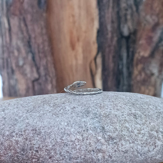 925 Sterling silver Toe Ring in a snake design. Add a little bit of silver to your toes with this lovely solid silver toe ring, beautifully presented in a little fabric drawstring pouch made from off cuts from sari materials that would have otherwise been discarded.