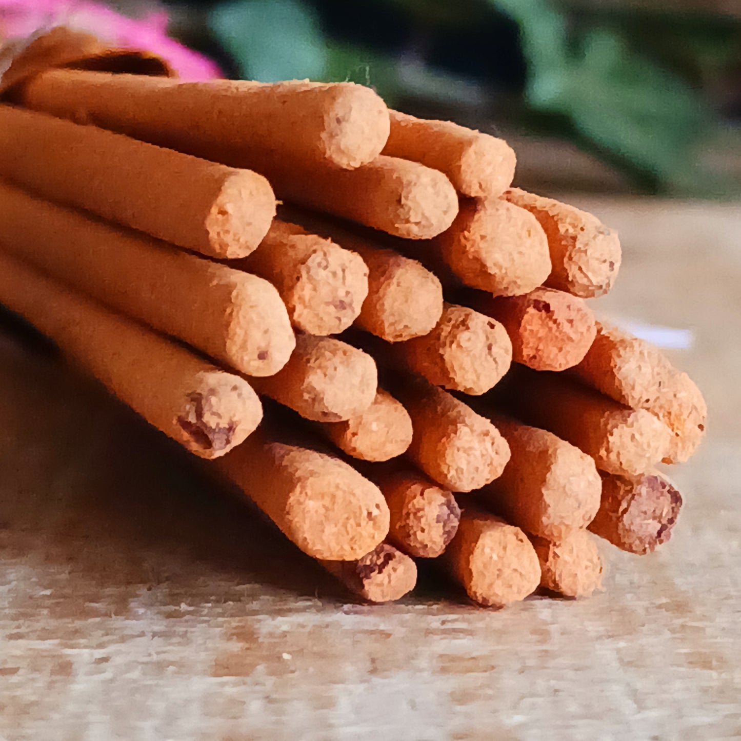 These Orange and Cinnamon incense sticks are full of fragrance. Calming, therapeutic, and ritualistic. The combined scent notes work great to relax and calm down your soul, perfect for evening meditations.