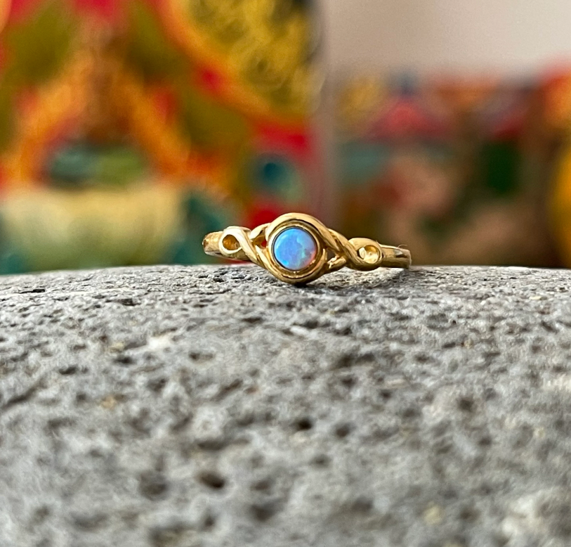 Gold plated Toe Ring with blue Azure stone, add a little bit of glamour to your toes with our pretty toe ring, beautifully presented in a little fabric drawstring pouch made from off cuts from sari materials that would have otherwise been discarded.