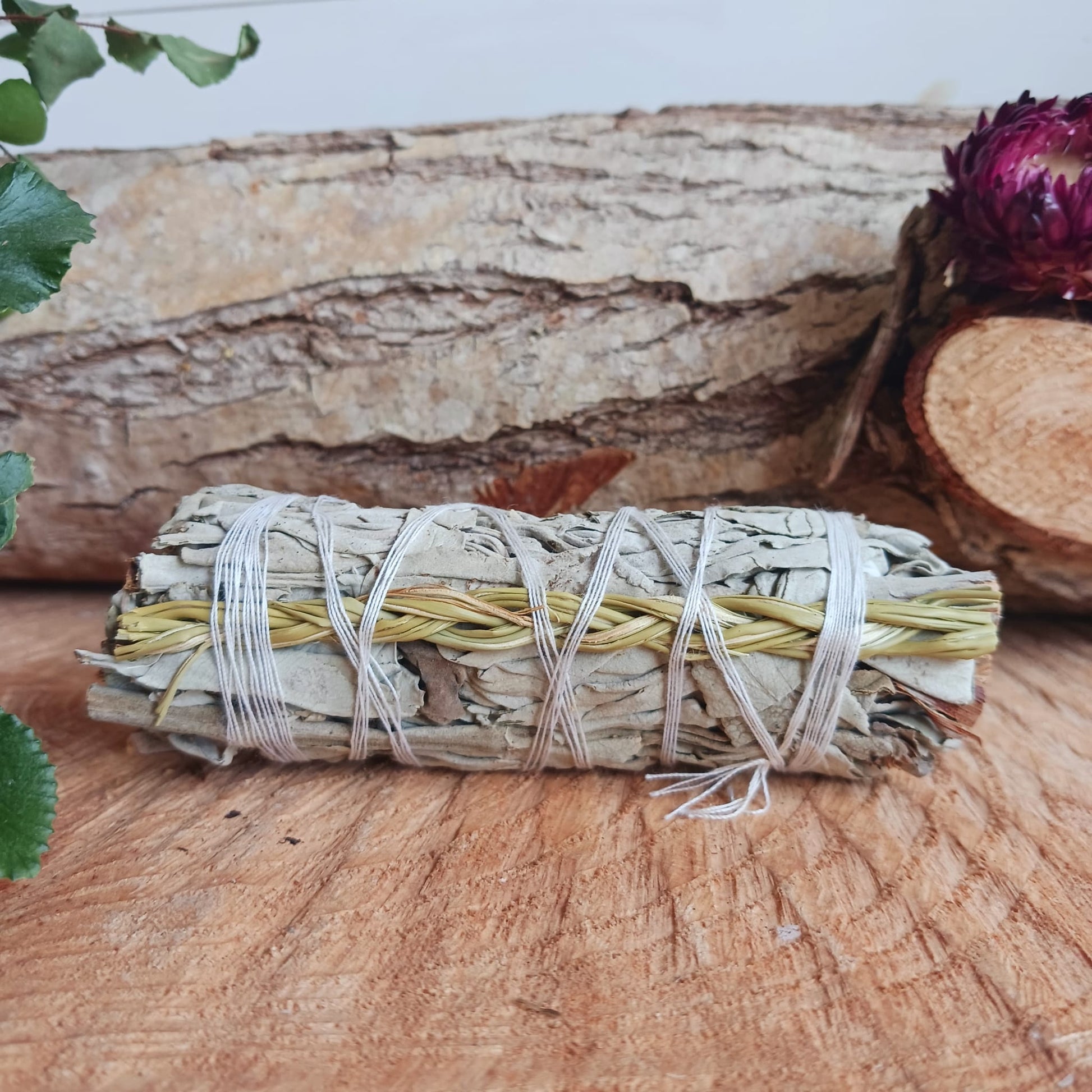 Smudge Stick | White Sage & Sweetgrass 10 cm The Hippie Buddha
