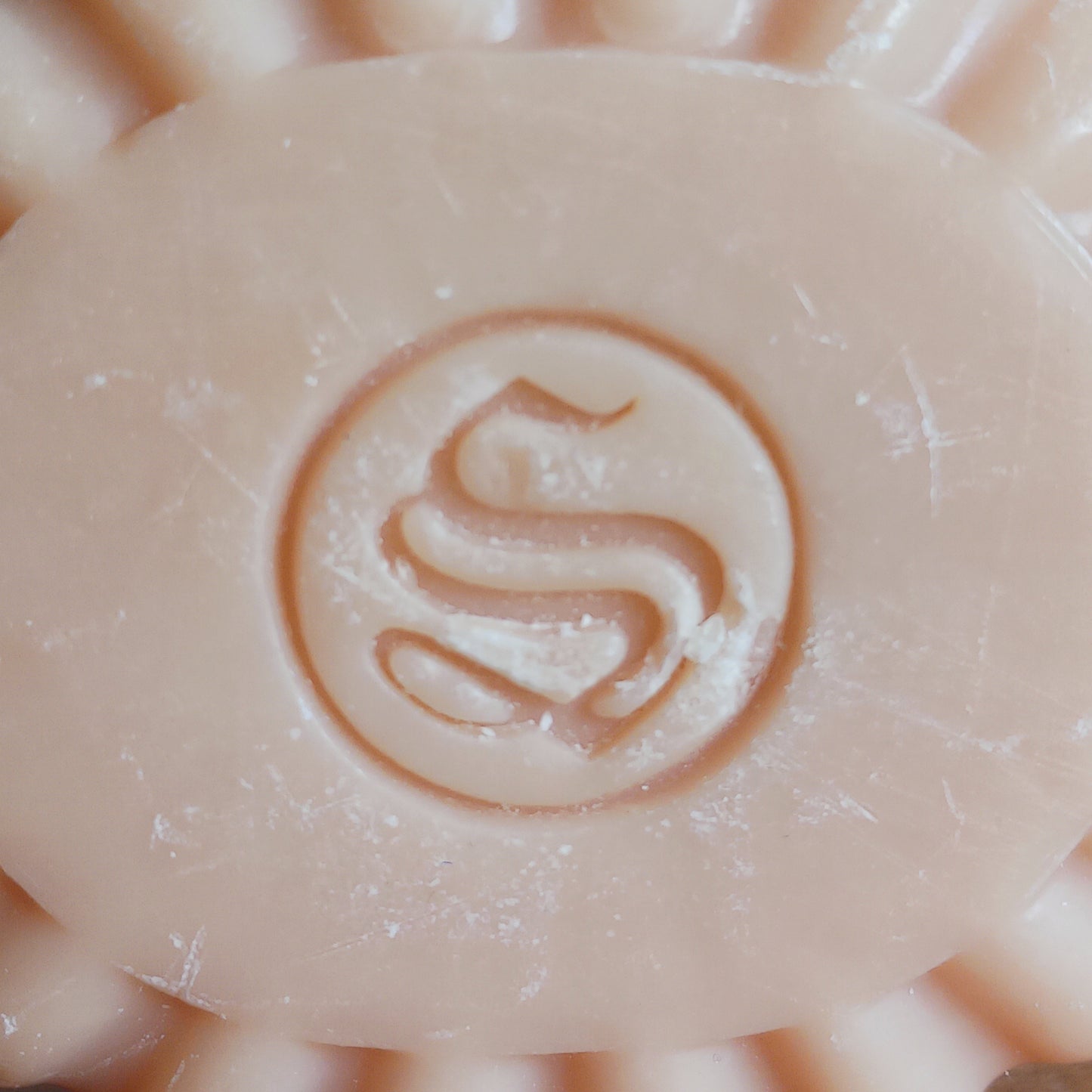 Experience the enchanting aroma of Satya Nag Champa Beauty Soap, a gentle and luxurious cleanser that pampers your skin and soothes your senses. Crafted without any animal fats, this cruelty-free soap is perfect for conscious consumers seeking a natural skincare experience.