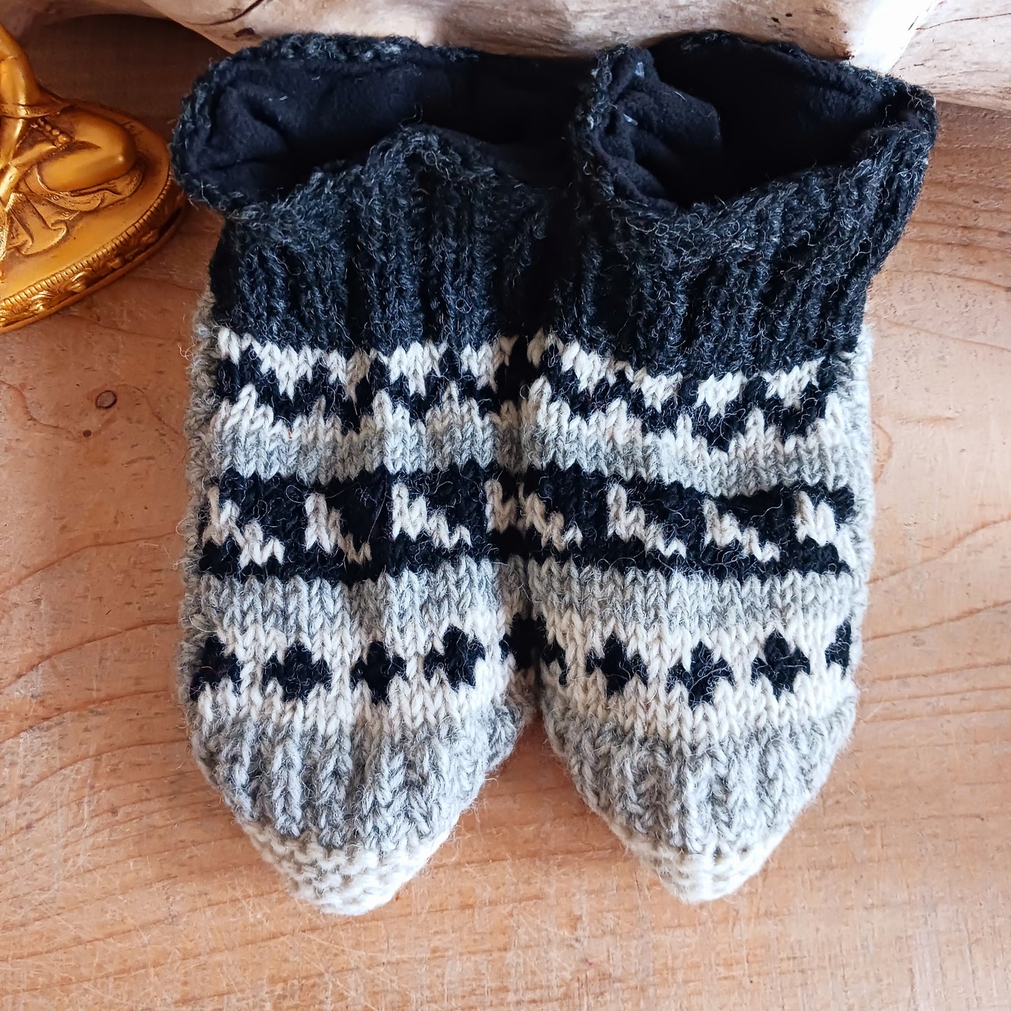 These lovely Meditation Mules are handmade and Fairtrade from Nepal. Lined with thick fleece, these chunky socks are ideal to keep your feet warm and toasty during the cold winter months, or as a gift for family and friends.