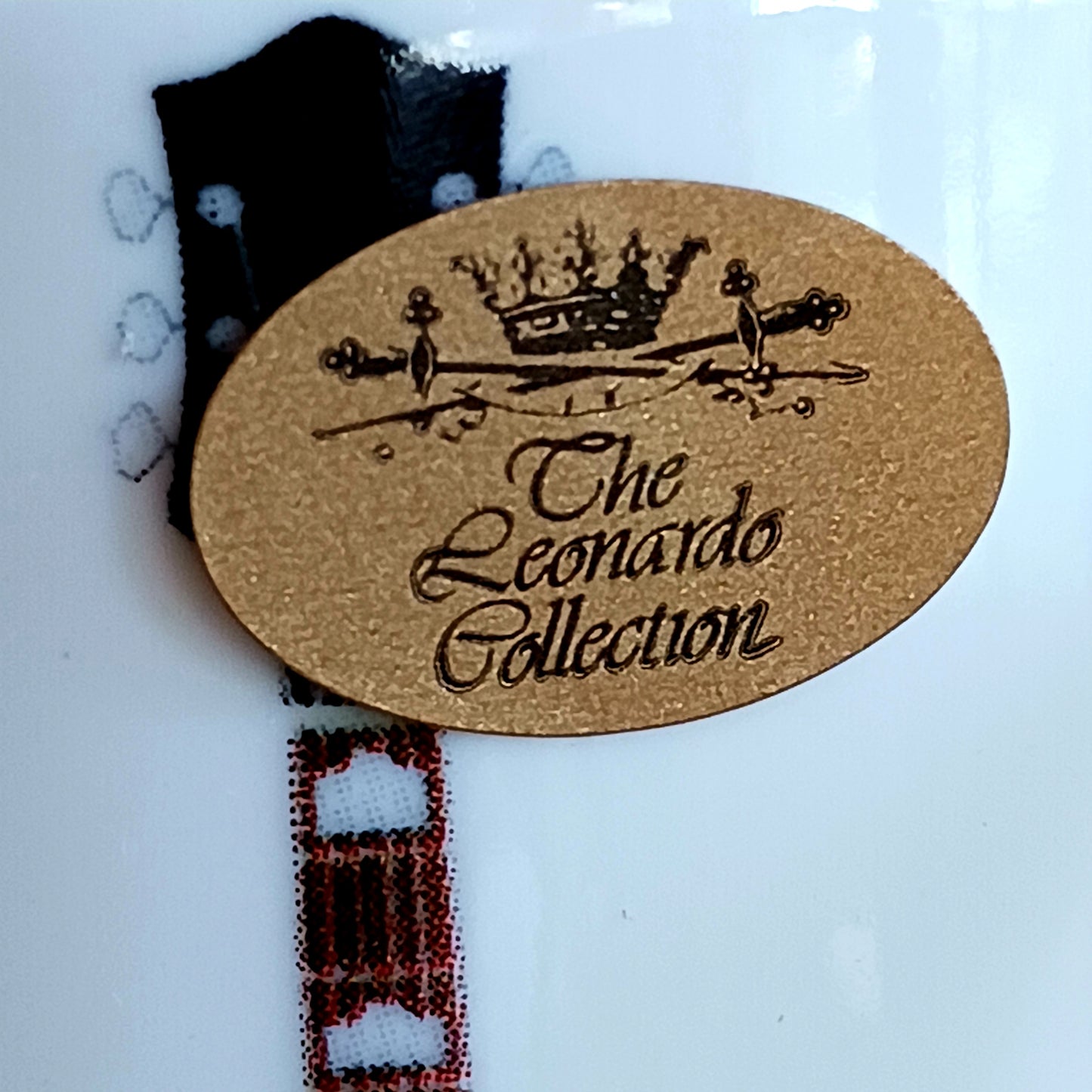 The Electric Guitars Mug by The Leonardo Collection. Featuring 6 unique electric guitars, this mug makes a brilliant gift for someone who loves guitars! With a simple but striking design, this mug is a great addition to a mug collection.