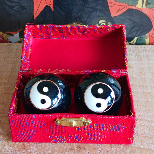 Discover the ancient art of hand therapy with our Chinese Health Balls. Used for centuries in traditional Chinese medicine, these therapeutic balls are designed to enhance flexibility, boost blood circulation, and stimulate energy flow in your hands and fingers.