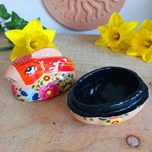 Celebrate the joy of spring with this beautifully handcrafted Floral Rabbit 2-Piece Easter Gift Box. Perfect for Easter gifting, this charming keepsake box features a delightful rabbit design, carefully hand painted with floral details and finished with a smooth glossy glaze.