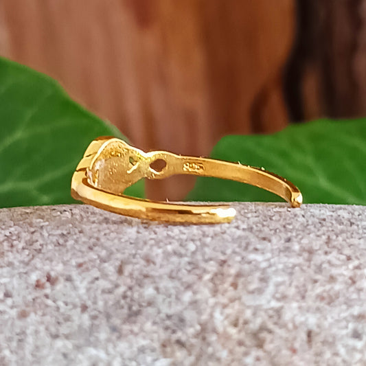 Gold plated Toe Ring with pretty fire stone. Add a little bit of glamour to your toes with our lovely toe ring, beautifully presented in a little fabric drawstring pouch made from off cuts from sari materials that would have otherwise been discarded.