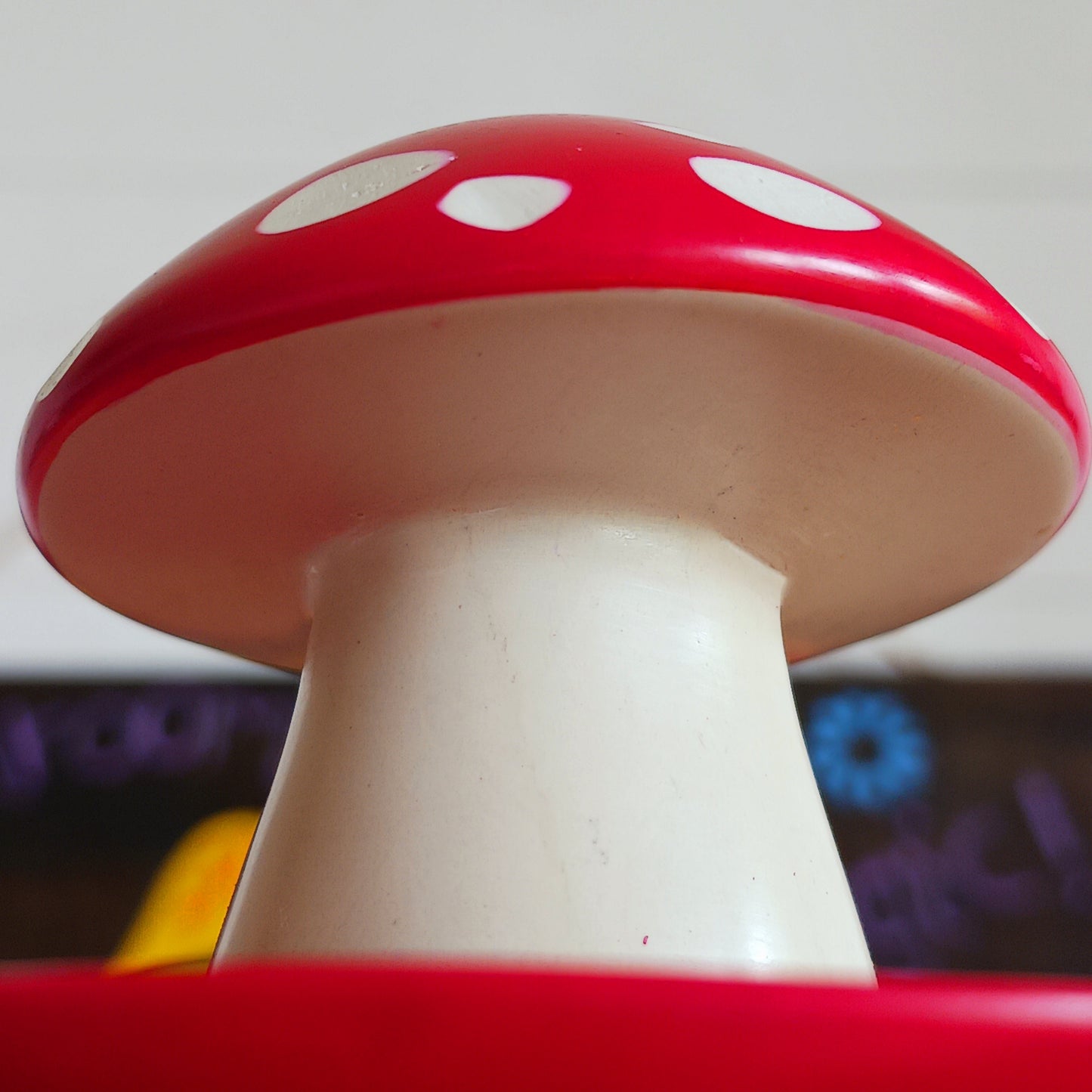 This mushroom incense holder puts the fun-gi back into burning incense! It is multi-use and can hold either incense sticks in the mushroom head or incense cones on the dish area.