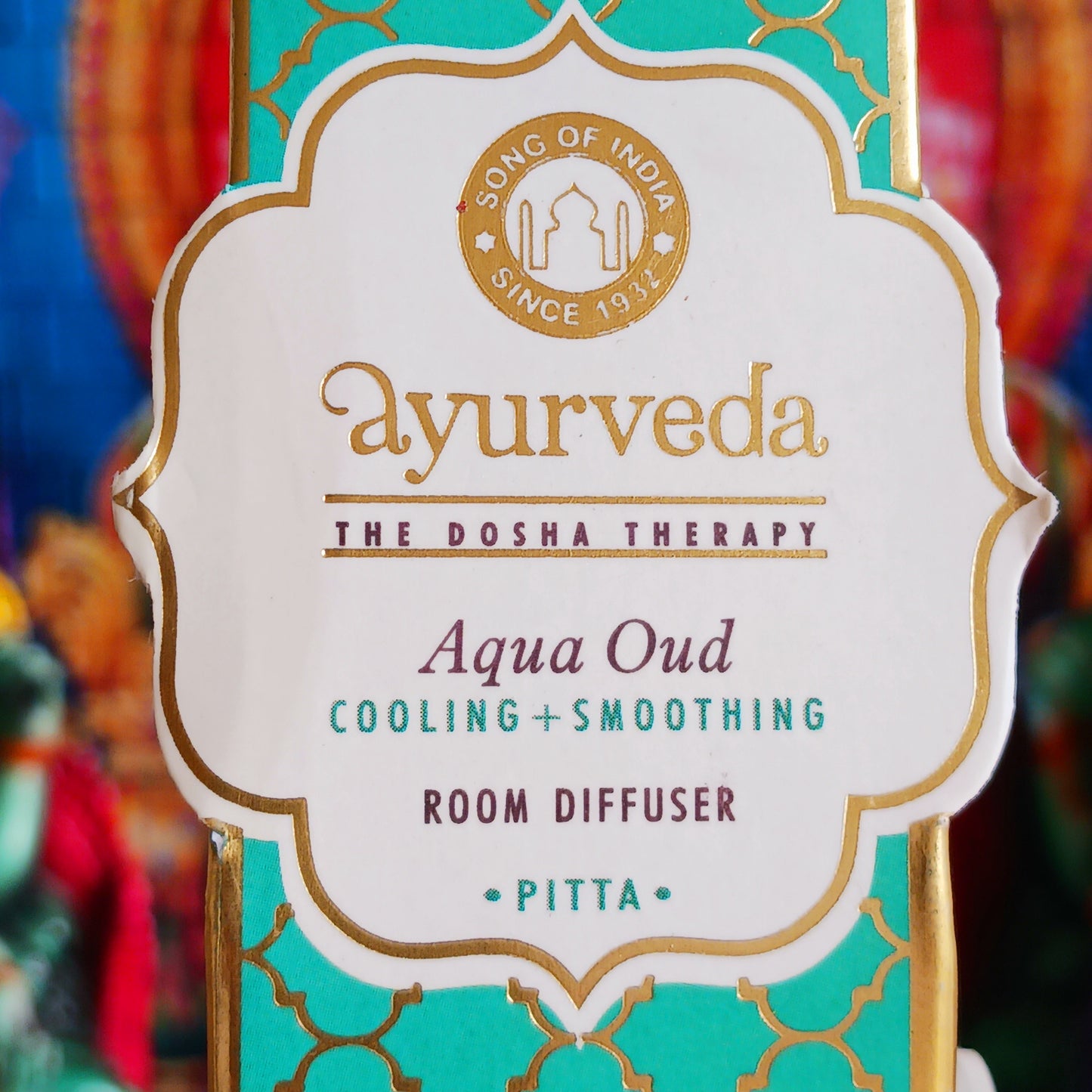 This Aqua Oud fragrance blends fresh, aquatic notes with the deeper, woody scent of oud. creating a balanced fragrance that is both refreshing and sophisticated.