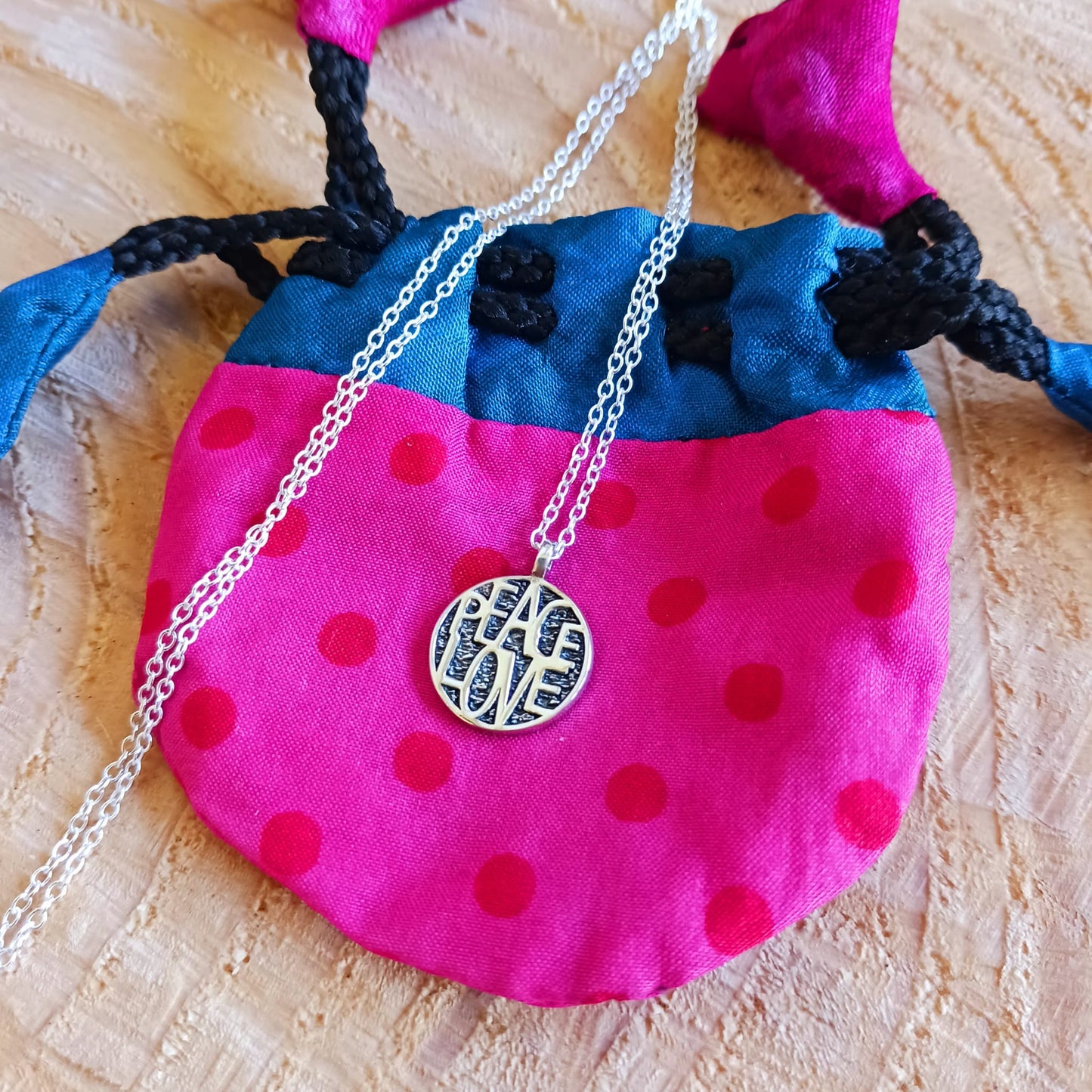 Peace & Love Pendant Necklace | 925 Silver on solid 925 Silver chain