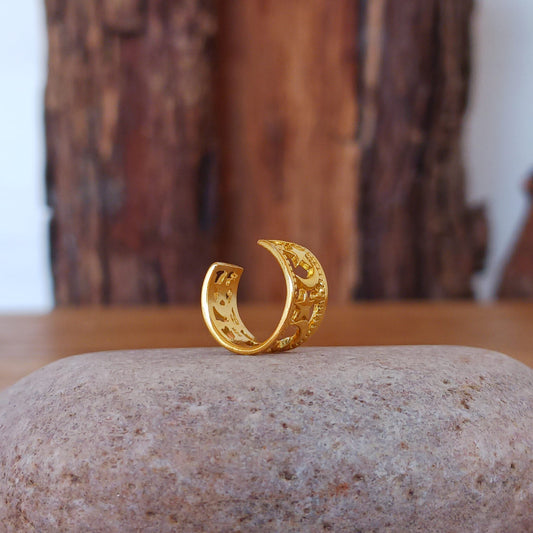Beautiful and dainty Moon & Stars gold plated ear cuff. No piercing is needed to wear, it can be easily adjusted to hug your ear cartilage. Perfect for anyone who doesn't have pierced ears or if you just want to add to your boho look.