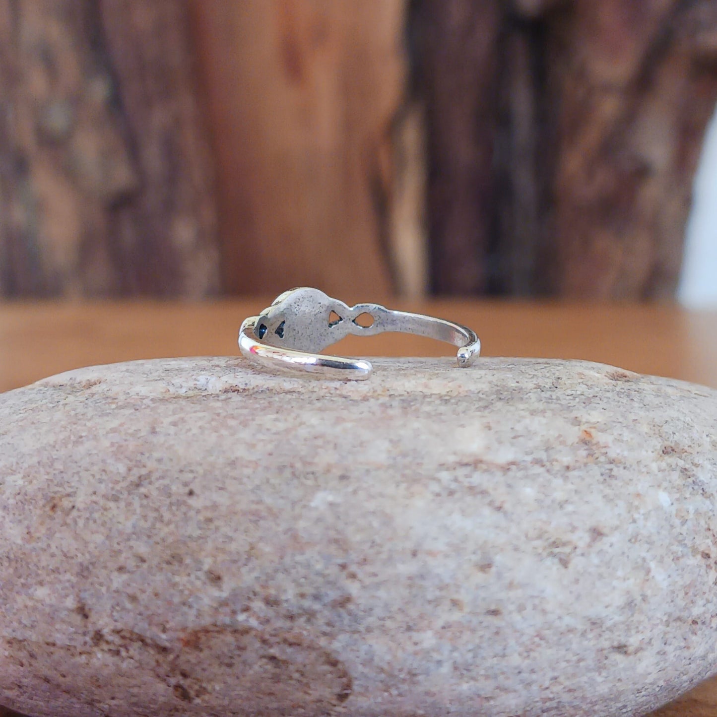 Pretty sterling Silver Toe Ring with blue Azure stone. Add a little bit of glamour to your toes with our pretty toe ring, beautifully presented in a little fabric drawstring pouch made from off cuts from sari materials that would have otherwise been discarded.