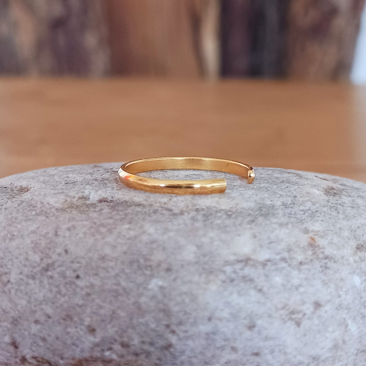 Very fine and delicate gold plated solid 925 Sterling silver Toe Ring band, add a little bit of glamour to your toes with our solid 925 stamped solid silver toe ring, beautifully presented in a little fabric drawstring pouch made from off cuts from sari materials that would have otherwise been discarded.
