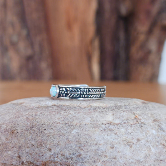 925 Sterling silver Toe Ring with moonstone. Add a little bit of silver to your toes with our solid 925 stamped solid silver toe ring, beautifully presented in a little fabric drawstring pouch made from off cuts from sari materials that would have otherwise been discarded.