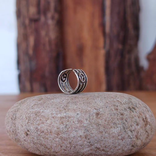 Beautiful and dainty Peace Symbol silver ear cuff. No piercing is needed to wear, it can be easily adjusted to hug your ear cartilage. Perfect for anyone who doesn't have pierced ears or if you just want to add to your boho look.