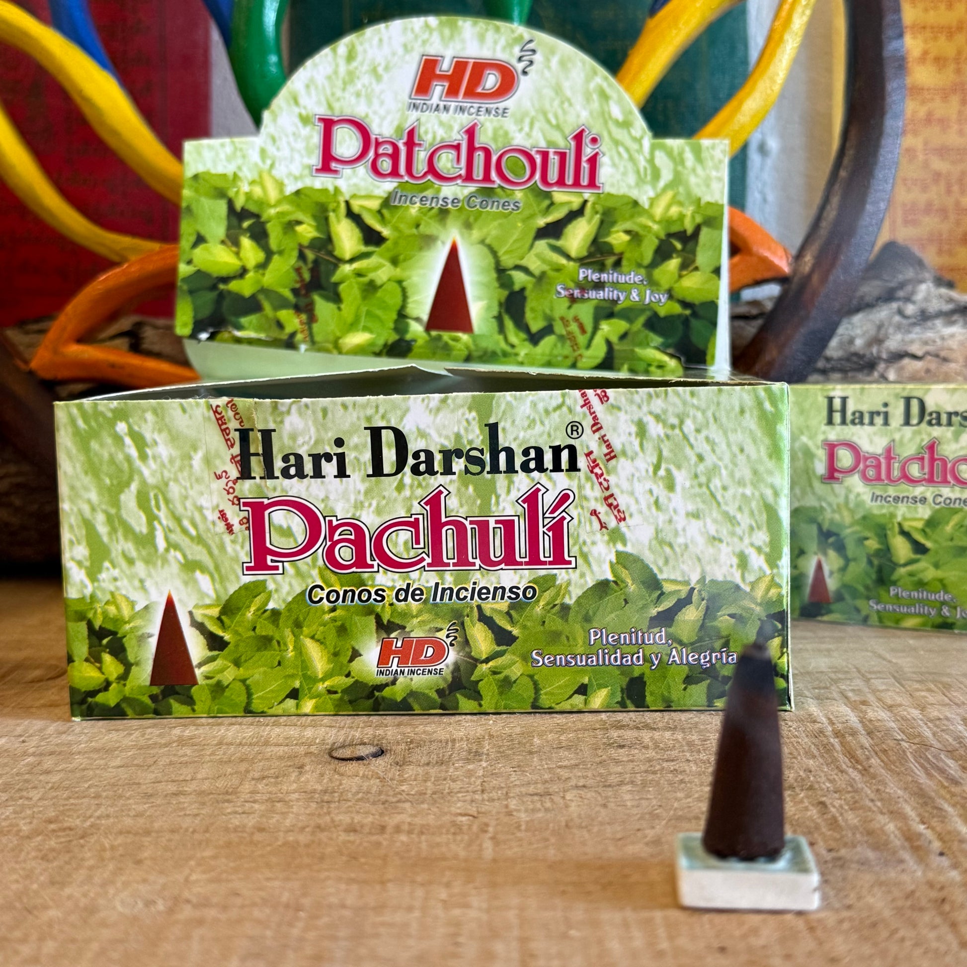 Hari Darshan’s &nbsp;Patchouli Incense Cones bring a chill, relaxed atmosphere to any space. Made with Patchouli , these cones release a mellow scent that’s perfect for meditation or just kicking back. Let their smooth fragrance guide you to a peaceful, centered place where you can truly unwind and vibe easy.