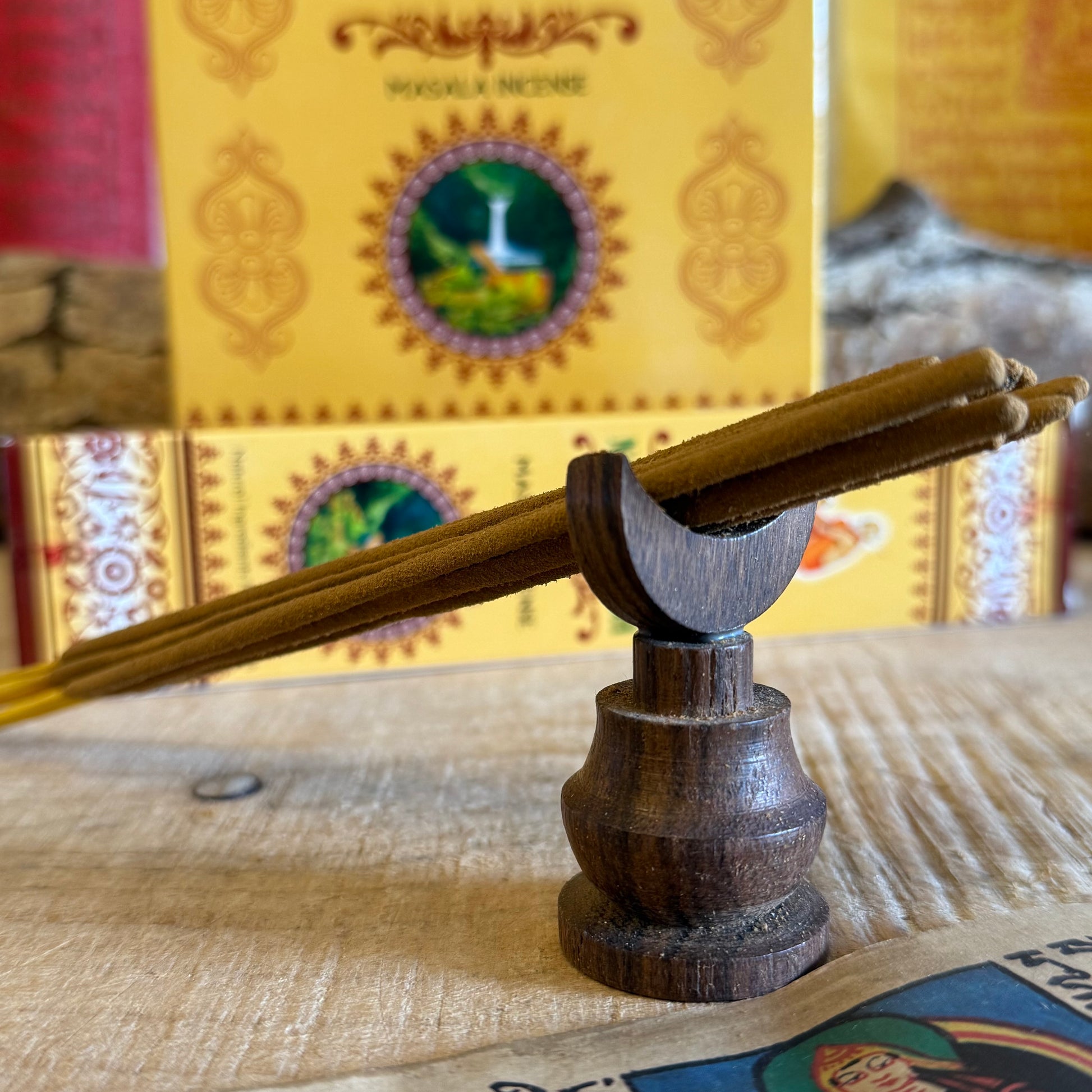 Ayurvedic masala Nature Fresh &nbsp;incense sticks are made from essential oils plus all-natural ingredients for a pure aroma every time. Each variety is a fine blend of premium resins, oils, herbs, petals and honey. Beautiful scents for meditation, yoga and spiritual cleansing include fragrant aids to promote harmonious mood and enhance wellbeing