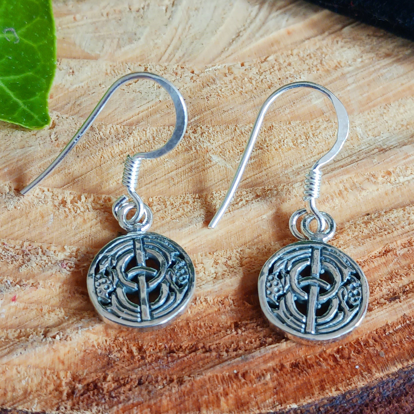 925 sterling silver drop earrings with a beautiful Chalice Well design.&nbsp; This design reflects the beauty and mystery of the cover to the ancient Chalice Well at Glastonbury where, according to legend, Joseph of Arimathea hid the Holy Grail.