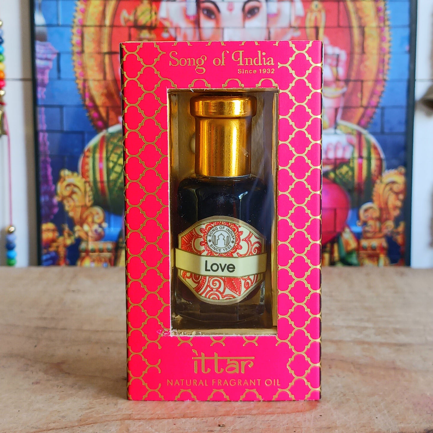 Song of India Natural Love Ayurvedic Fragrance Oil is made with pure Essential Oils extracted from flowers, leaves, roots and wood. As the aromas get older they mature and become darker, thicker and even more pleasant in fragrance.