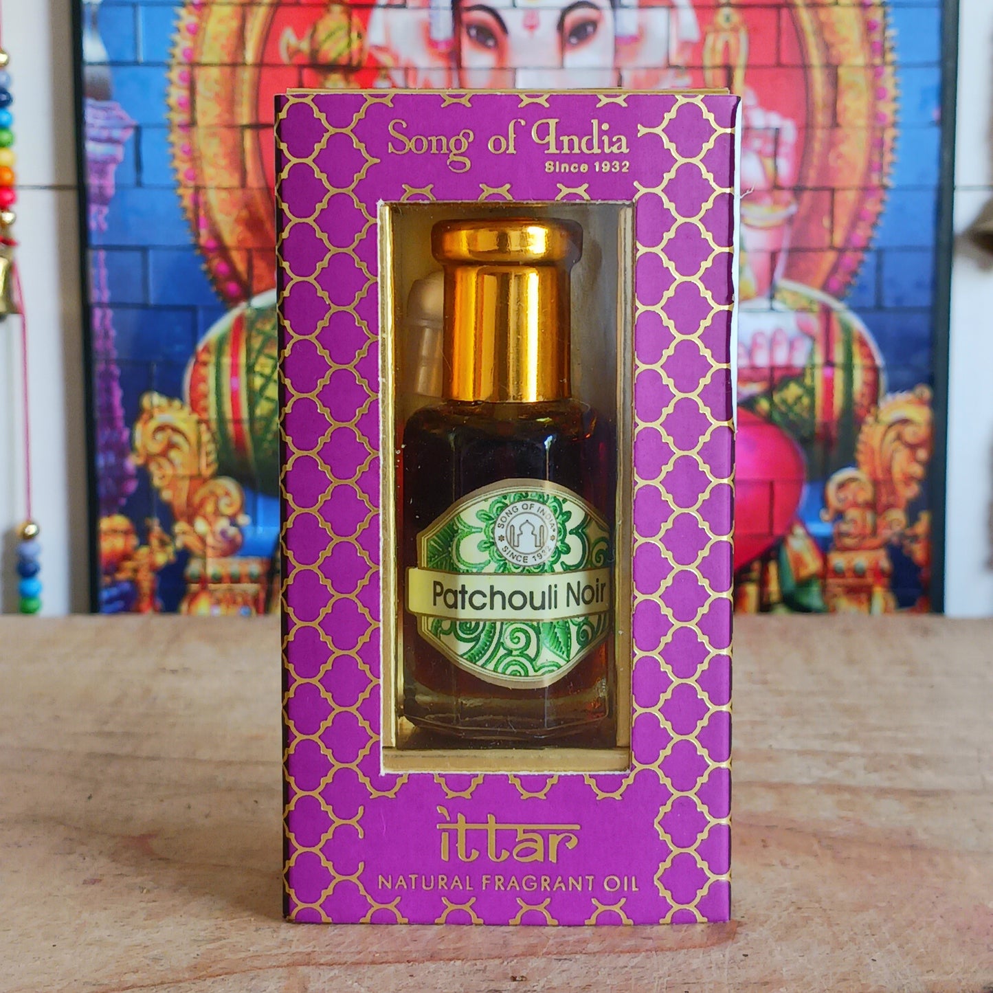 This Song of India Patchouli Noir Ayurveda Fragrance Oil is made with pure Essential Oils extracted from flowers, leaves, roots and wood. As the aroma gets older it matures and becomes darker, thicker and even more pleasant in fragrance. A beautiful hand made gift that arrives wrapped and ready to receive.