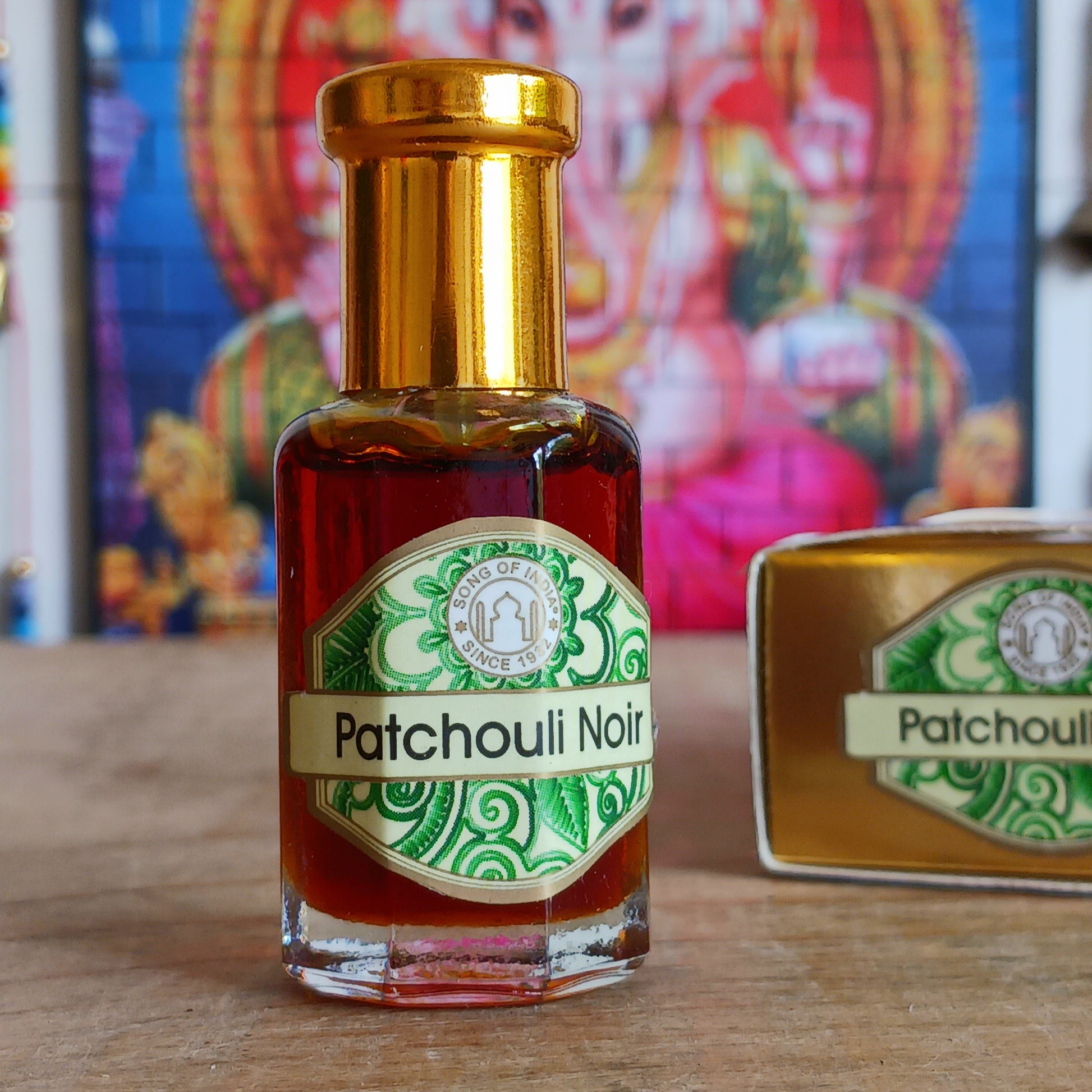 This Song of India Patchouli Noir Ayurveda Fragrance Oil is made with pure Essential Oils extracted from flowers, leaves, roots and wood. As the aroma gets older it matures and becomes darker, thicker and even more pleasant in fragrance. A beautiful hand made gift that arrives wrapped and ready to receive.