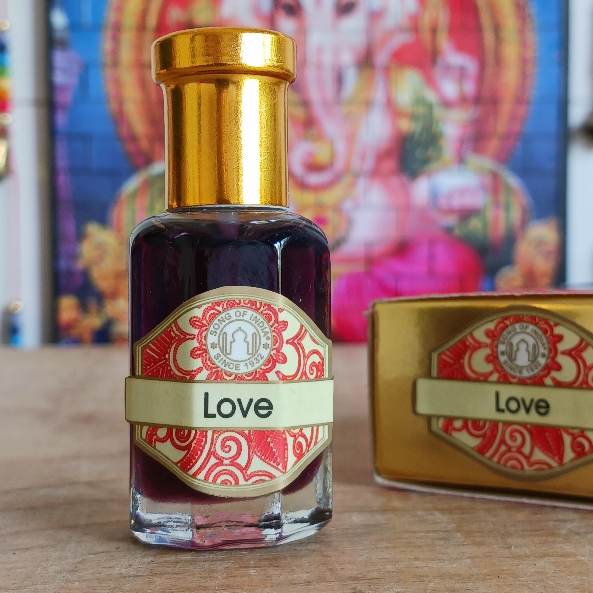 Song of India Natural Love Ayurvedic Fragrance Oil is made with pure Essential Oils extracted from flowers, leaves, roots and wood. As the aromas get older they mature and become darker, thicker and even more pleasant in fragrance.