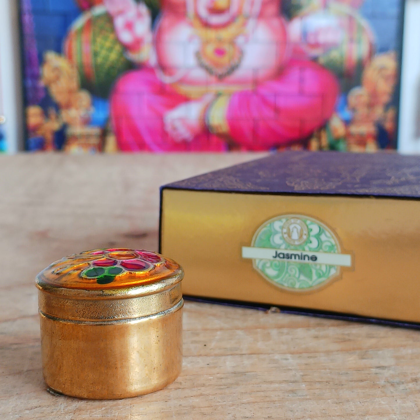 Natural solid Song of India Jasmine fragrance cream presented in a beautiful small brass cloisonné tin, makes an ideal gift for family and friends.