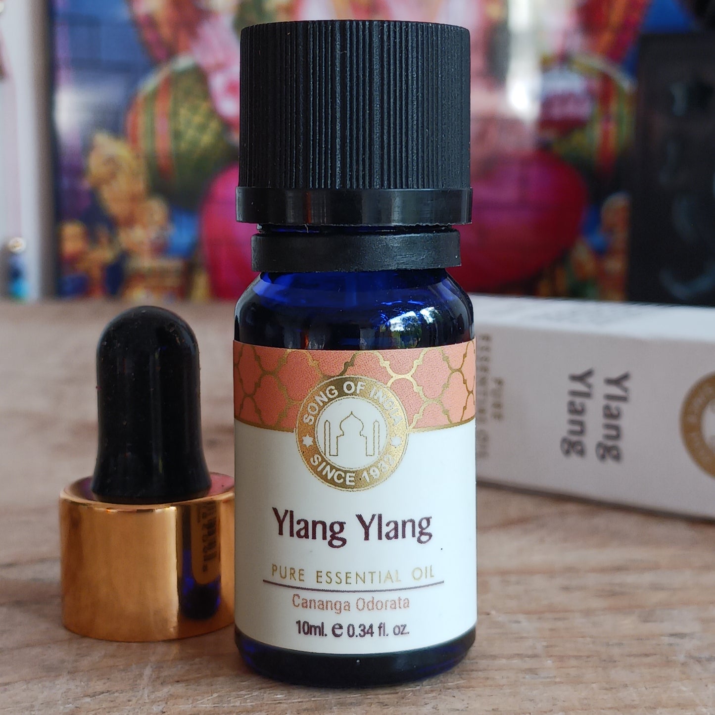 This Song of India pure essential Ylang Ylang oil comes with glass pipette. Ylang Ylang is a yellow, star-shaped flower that grows on the Cananga tree (Cananga Ororata). This tropical species is native to countries surrounding the Indian Ocean.