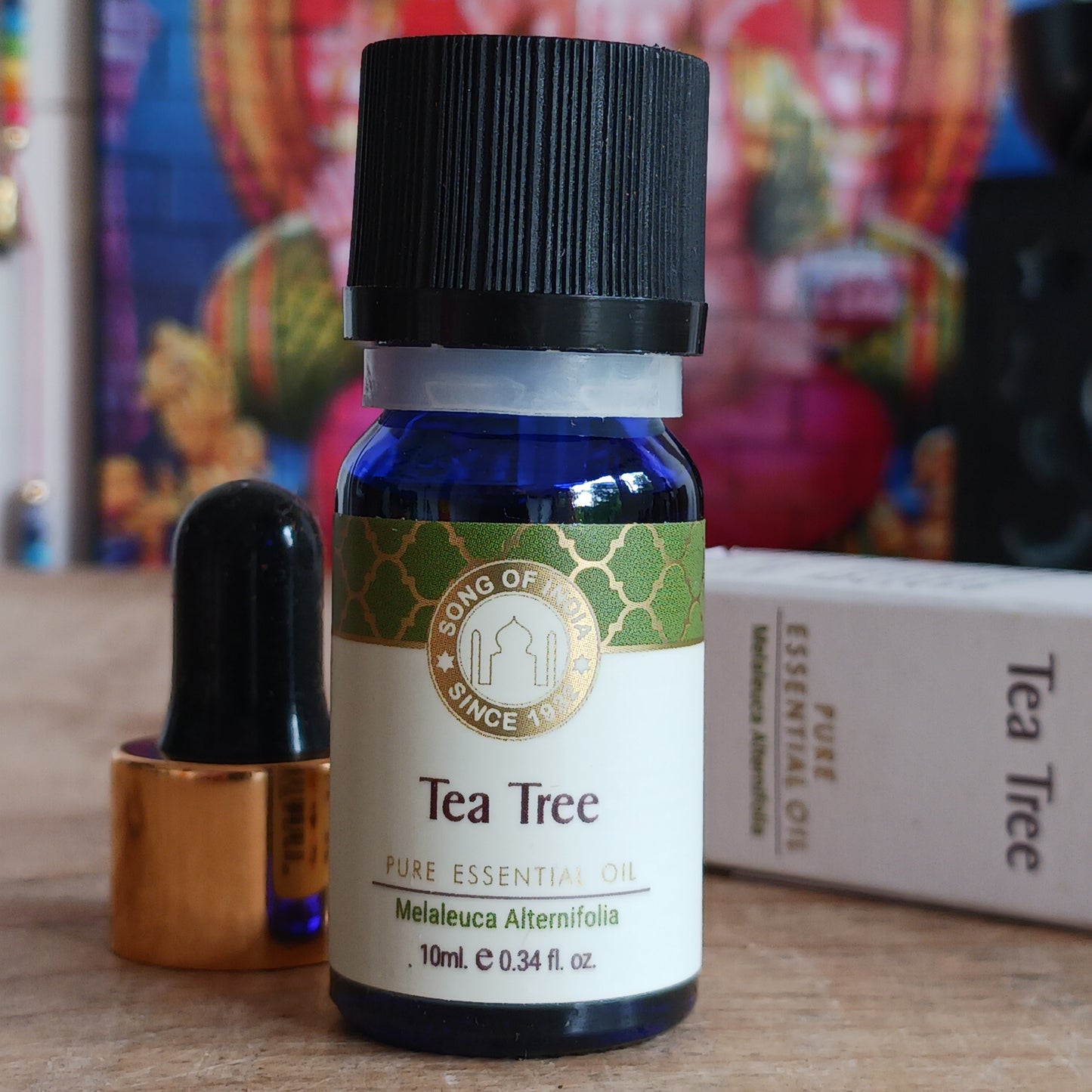 Tea Tree oil is best known for its purifying qualities. With antibacterial, antiviral, and antifungal properties, this oil is ideal for cleansing the air, and promoting a healthy environment.